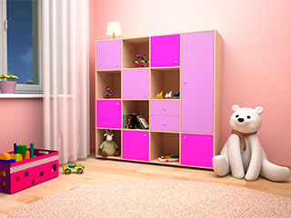 Шкаф с игрушкой в детской комнате
